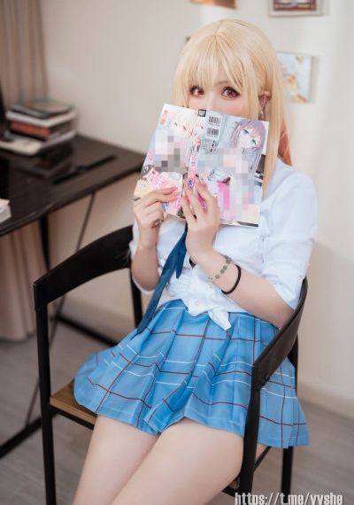 女大学生的沙龙室观看