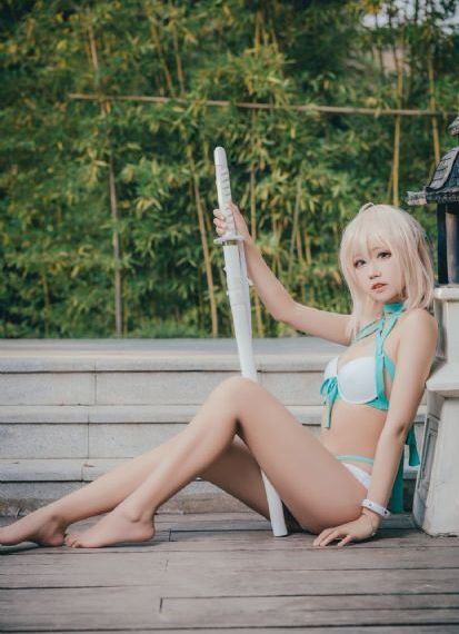 官能小说家之妻