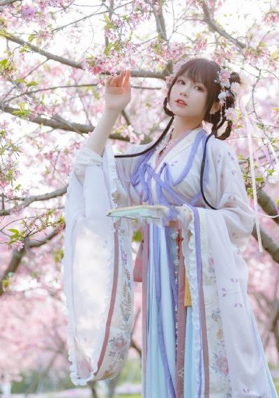 年轻的小姑子
